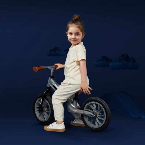 Беговел детский Qplay RACER с надувными колесами (B-300BlackBrown): Возраст от 2 лет