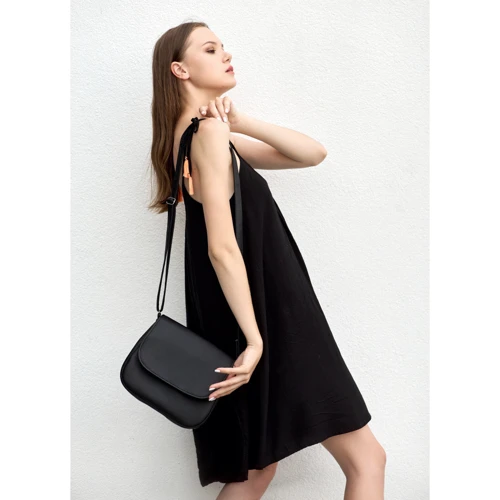 Женская сумка почтальонка Sambag Rose BZN черная (94000001): Фактура Матовая, Гладкая