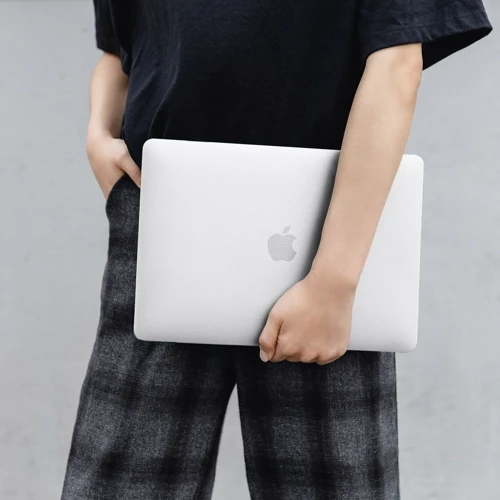 SwitchEasy Protective Case White (SMBP13059TW22) for MacBook Pro 13" 2016-2020 / Pro 13" M1 / Pro 13" M2: Совместимость MacBook Pro 13" 2016-2020 / Pro 13" M1 / Pro 13" M2