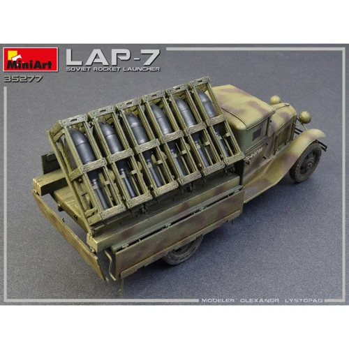Сборная модель MiniArt MA35277 Советская ракетная пусковая установка LAP-7 фото 6