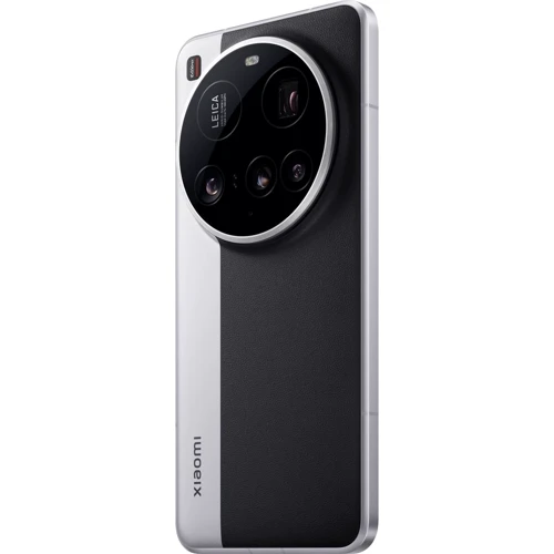Смартфон Xiaomi 15 Ultra 16/512GB Silver Chrome (Global): Камера Четверная 50 МП (f/1.63) + 200 МП (f/2.6) + 50 МП (f/1.8) + 50 МП (f/2.2) / LED вспышка / HDR / панорама / Фронтальная 32 МП (f/2.0)