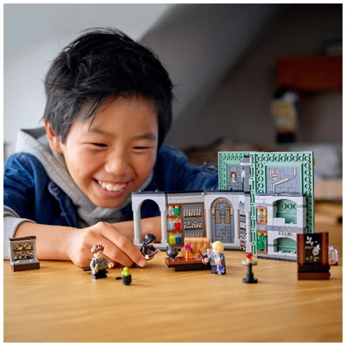 LEGO Harry Potter В Хогвартсе: урок зельеварения (76383) фото 8