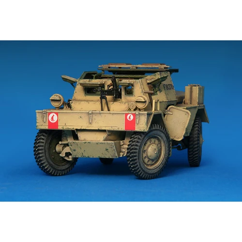 Сборная модель MiniArt MA35067 Британский бронеавтомобиль с экипажем фото 14