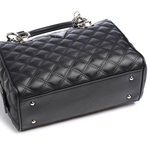 Женская сумка саквояж Guess Cessily Box Satchel черная (HWEV7679050-BLA): Страна производитель США