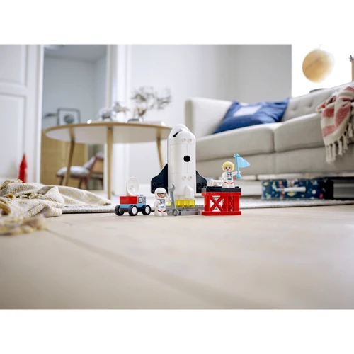 Конструктор LEGO DUPLO Town Экспедиция на шаттле (10944): Количество деталей, шт. 23