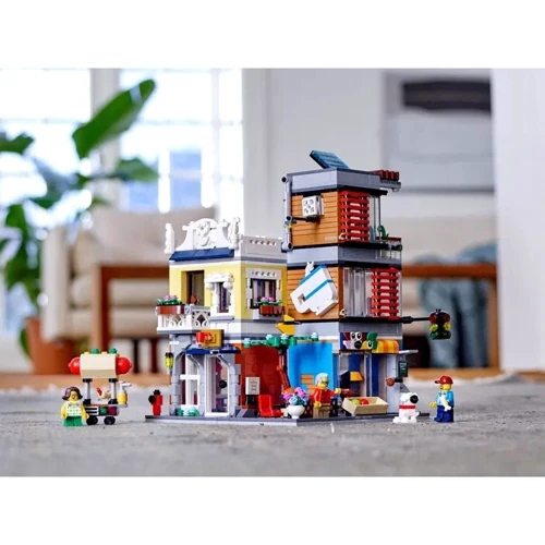 Конструктор LEGO Creator 3w1 Таунхаус с зоомагазином и кафе (31097) фото 7