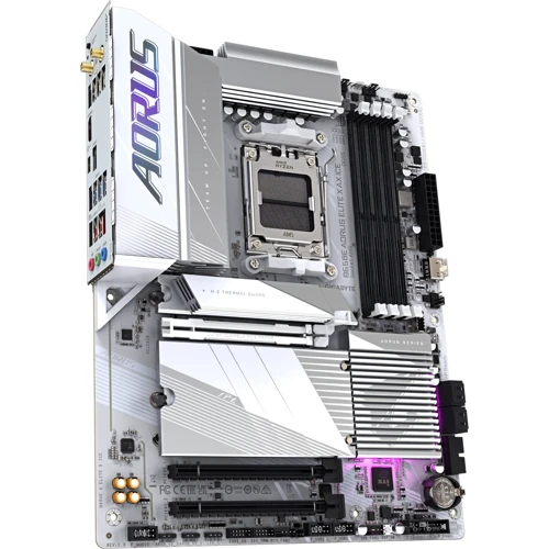 GIGABYTE B650E AORUS ELITE X AX ICE: Оперативная память 4 x DDR5 DIMM; Количество каналов 2