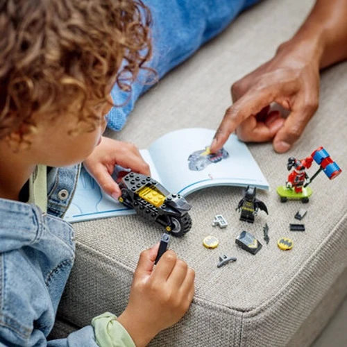 Конструктор LEGO DC Batman Бетмен проти Харлі Квін (76220) фото 5