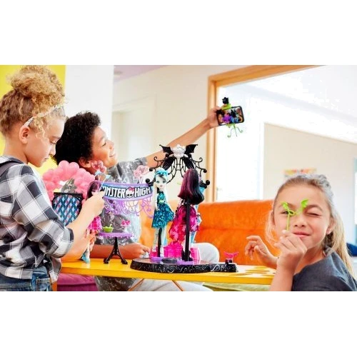 Игровой набор Mattel, Monster High Вечеринка с Дракулаурой (DNX68)