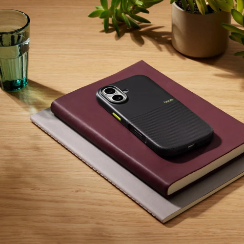 Чехол для iPhone Beats iPhone 17 Rugged Case with MagSafe and Camera Control - Everest Black (MGJX4)