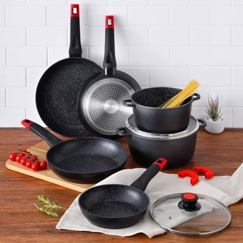 Кастрюля Bergner 6 л 28 см (BG-30116-BK): Материал корпуса алюминий
