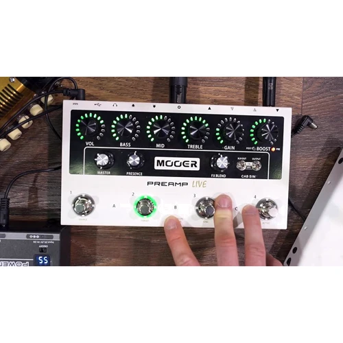 Педаль гитарных эффектов MOOER Preamp Live