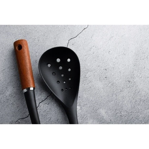 Ложка с отверстиями Gusto GT-5806 Орех нейлон (118607)