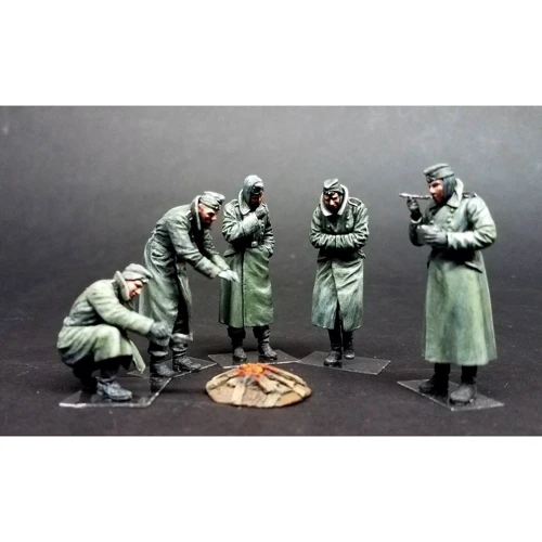 Сборная модель MiniArt Немецкие солдаты, зима 1941-42 г. (MA35218): Масштаб 1:35