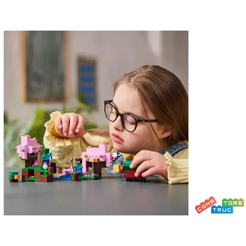 Конструктор LEGO Minecraft Квітучий вишневий сад (21260-): Рекомендований вік от 8 лет
