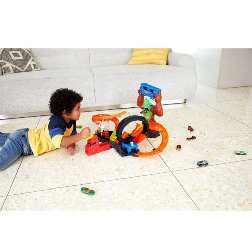 Игровой набор Нападение токсической гориллы Hot Wheels