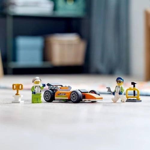 Конструктор LEGO City Гоночний автомобіль 46 деталей (60322) фото 4