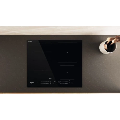 Варочная поверхность Whirlpool WF S5060 CPBF: Расположение панели Спереди посередине