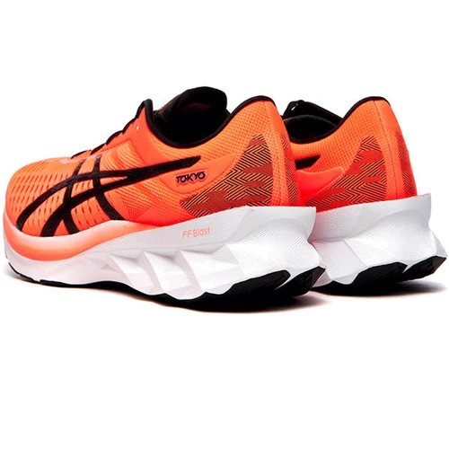 Кроссовки для бега Asics Novablast Tokyo (1011B072-600) 44.5 красные текстиль всесезон: Вид Кроссовки