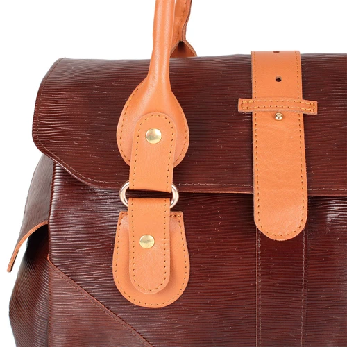 Жіноча сумка саквояж Laskara коричнева (LK-DM233-choco-cognac): Застібка Магнітна
