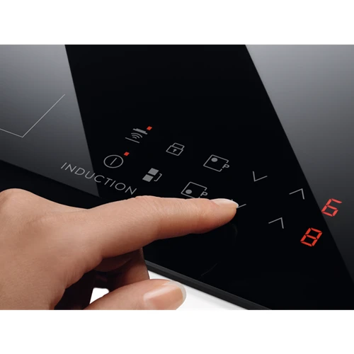 Варочная поверхность электрическая Electrolux IPE6443KFV: Расположение панели Спереди справа