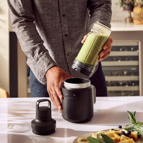 Блендер KitchenAid Go 5KSBR256BM 12V (з акумулятором): Матеріал чаші пластик