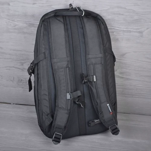 Рюкзак Victorinox Altmont 3.0 Slimline Black 323890.01 (Vt323890.01): Цвет черный