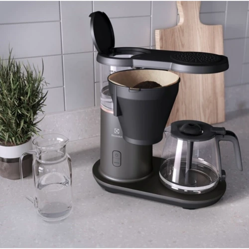 Кофеварка Electrolux Explore 7 E7CM1-4MTM: Объем резервуара для воды, л 1.1