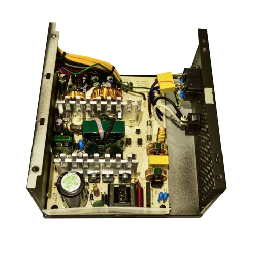Блок питания Chieftec GPB-500S8: КПД, % 85