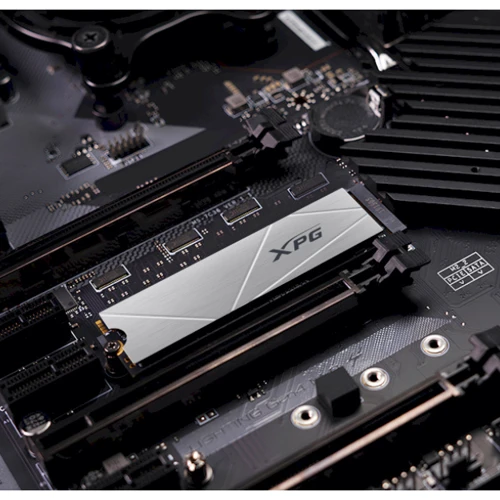 ADATA XPG GAMMIXS60 2 TB (AGAMMIXS60-2T-CS): Інтерфейс підключення PCI-Express 4.0 (x4)