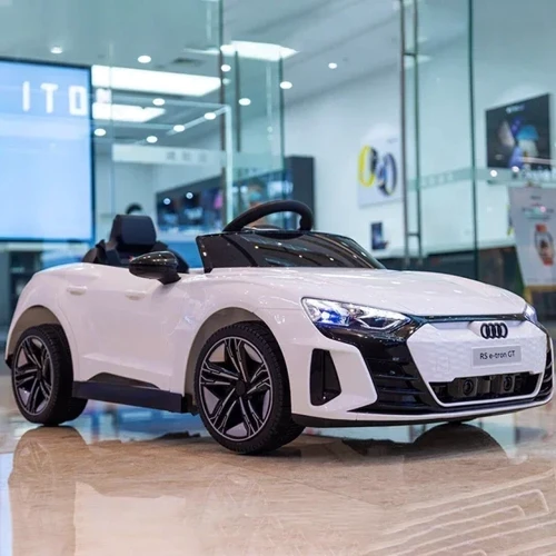 Дитячий електромобіль Bambi Racer Audi Audi e-tron GT білий (M 4938EBLR-1) фото 9