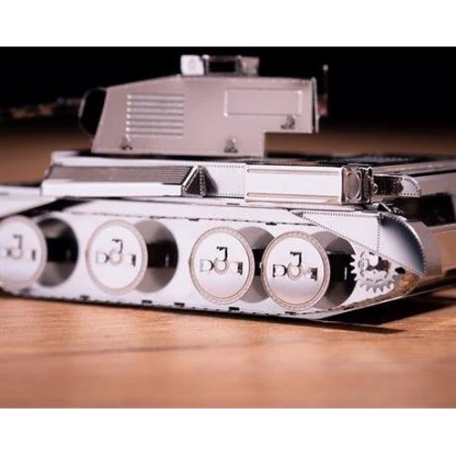 Коллекционная модель-конструктор Metal Time Cruiser Mk III танк World of Tanks (MT064) фото 6