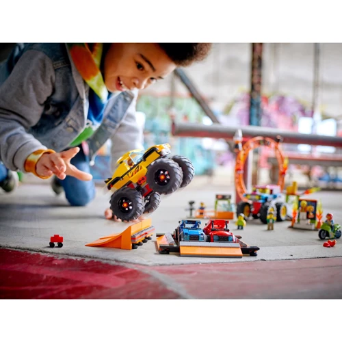 Конструктор LEGO City Арена каскадерского шоу (60295) фото 4