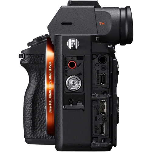Sony Alpha A7R IV A body: Максимальный размер кадра 9504x6336