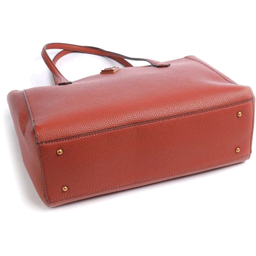 Жіноча сумка Guess Downtown Chic Turnlock Tote бордово-коричнева(HWVB8385230-WKY): Країна виробник США