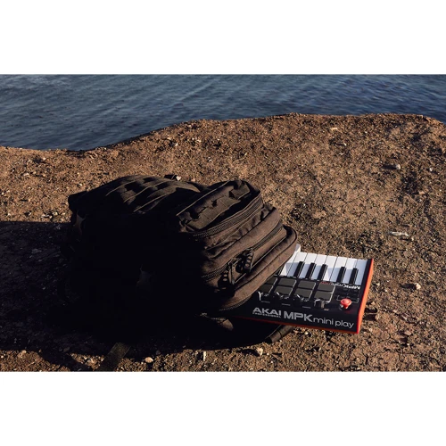 MIDI клавиатура AKAI MPK Mini Play MK3: Механика Базовая