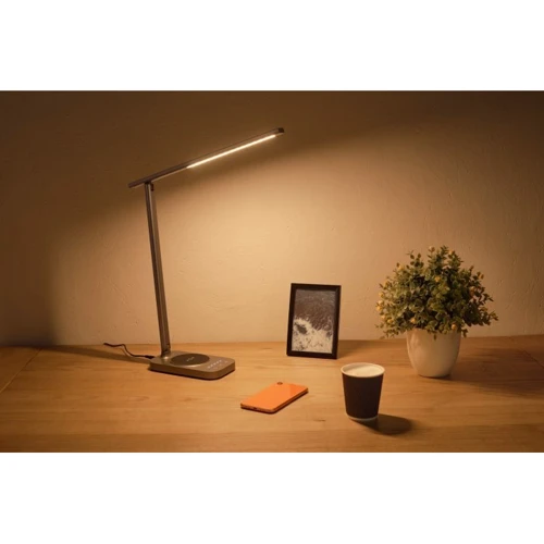 Настольная светодиодная лампа FunDesk LC2 с беспроводной зарядкой