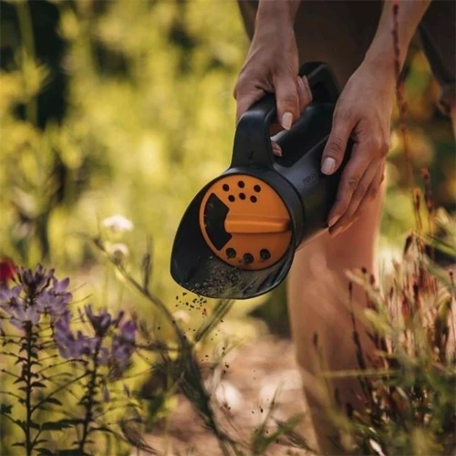 Разбрасыватель Fiskars Solid ручной (1057076): Длина, см 30