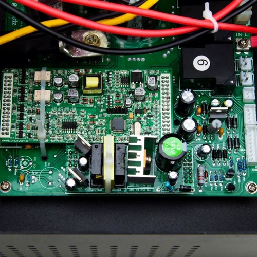 LogicPower LPY-W-PSW-5000VA+ (4148): Форма выходного напряжения Правильная (чистая)