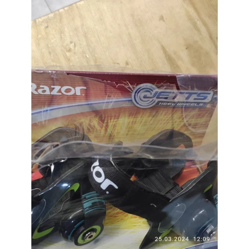 Ролики Razor Jetts Green/Black (Детские ролики)(79012090)Stylus approved: Причина уценки Нетоварный вид упаковки, примятая и треснувшая коробка. Товар новый, не использовался