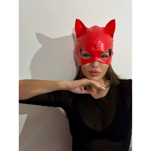 Лакированная маска Кошка D&A (красная)