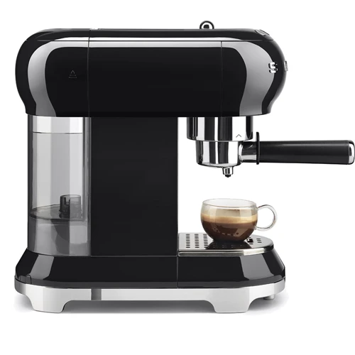 Кавоварка Smeg ECF01BLEU: Тиск, бар 15