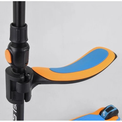 Самокат Best Scooter сине-оранжевый (JS-30918): Конструкция рамы цельная