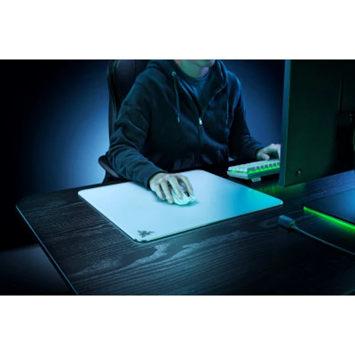 Игровая поверхность Razer Atlas White (RZ02-04890200-R3M1): Размер 450 x 400 мм
