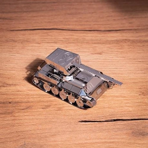 Коллекционная модель-конструктор Metal Time AMX-13/75 танк World of Tanks (MT068): Рекомендуемый возраст от 12 и старше