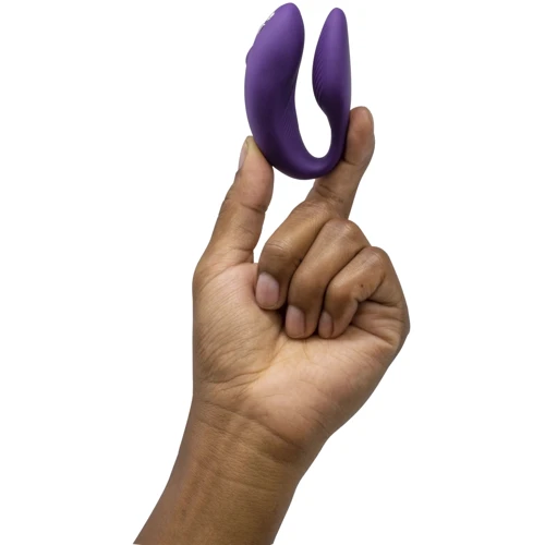 Смарт-вібратор для пар We-Vibe Chorus Purple, сенсорне керування вібраціями стисненням пульта