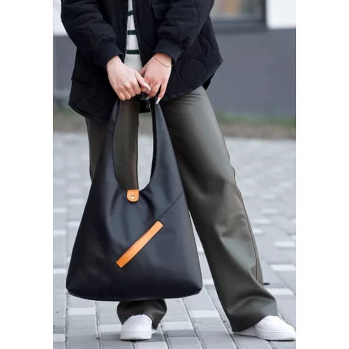 Женская сумка хобо Sambag M черная (53200129): Тип ручки Длинная ручка