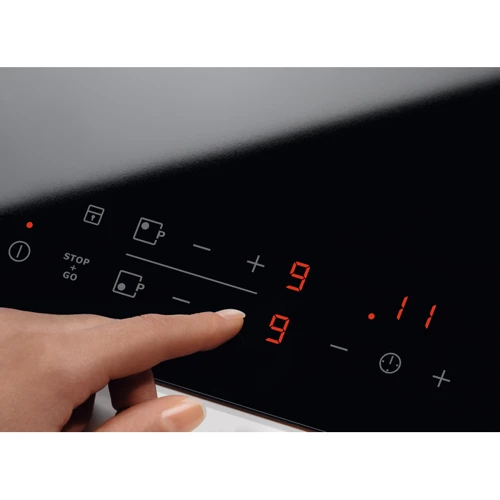 Варочная поверхность электрическая Electrolux EHH3320NVK: Размеры для встраивания 27х49 см