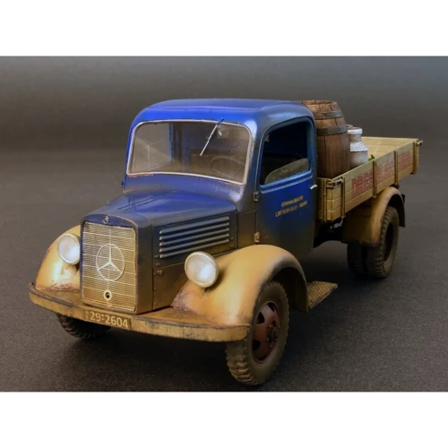 Сборная модель MiniArt Немецкий грузовой автомобиль L1500S с продовольствием (MA38014) фото 4