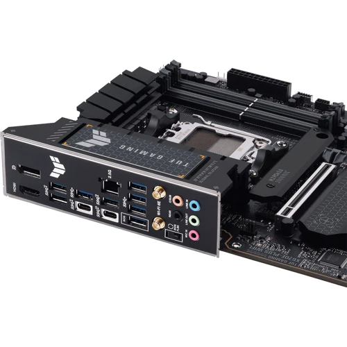 ASUS TUF GAMING X670E-PLUS WIFI (90MB1BK0-M0EAY0): Дополнительно Радиатор на VRM, Адаптер Wi-Fi, Поддержка RAID
